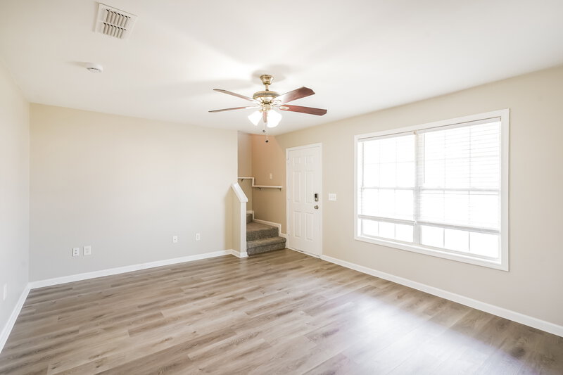 1,995/Mo, 1476 Priestshore Bay Antioch, TN 37013 Living Room View