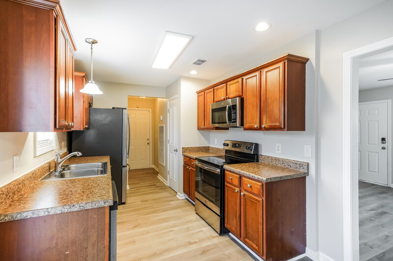 1,995/Mo, 1476 Priestshore Bay Antioch, TN 37013 Kitchen View