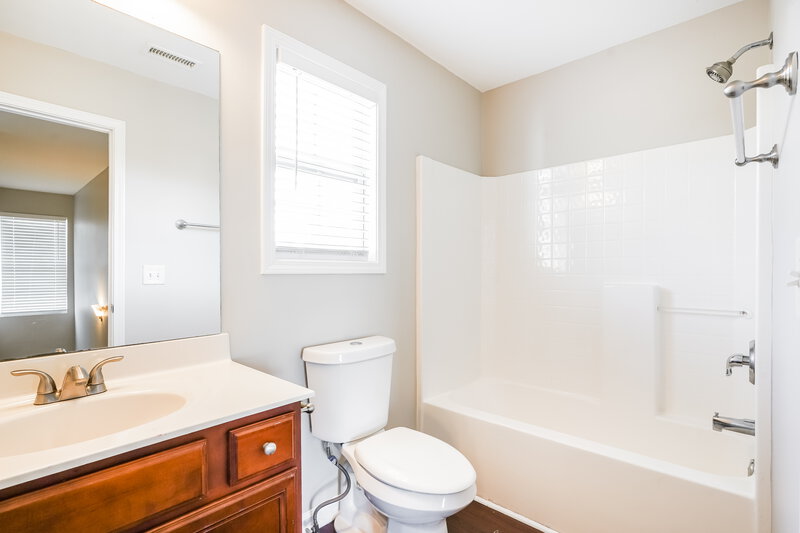 1,995/Mo, 1476 Priestshore Bay Antioch, TN 37013 Bathroom View