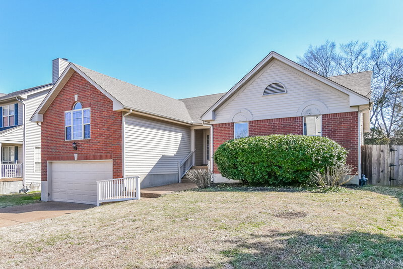 0/Mo, 3708 Seasons Dr Antioch, TN 37013 Front View