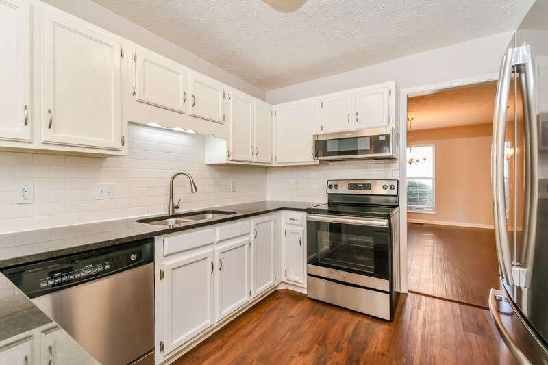 0/Mo, 3708 Seasons Dr Antioch, TN 37013 Kitchen View