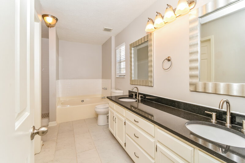 0/Mo, 3708 Seasons Dr Antioch, TN 37013 Main Bathroom View