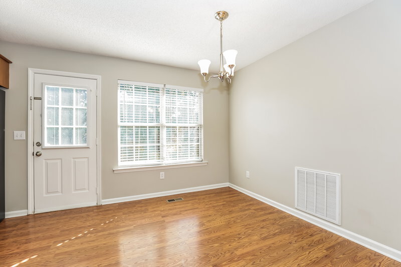 2,760/Mo, 2826 Henderson Ln Murfreesboro, TN 37130 Dining Room View