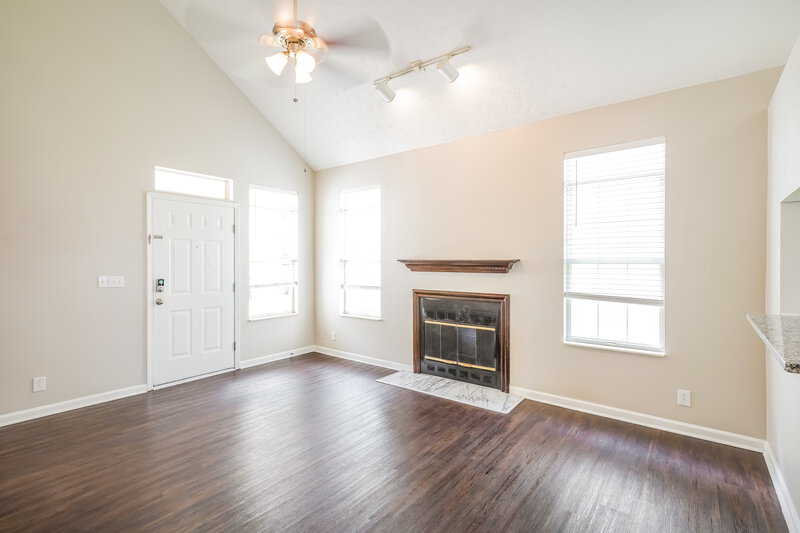 2,320/Mo, 909 Bexhill Ct S Hermitage, TN 37076 Living Room View 2
