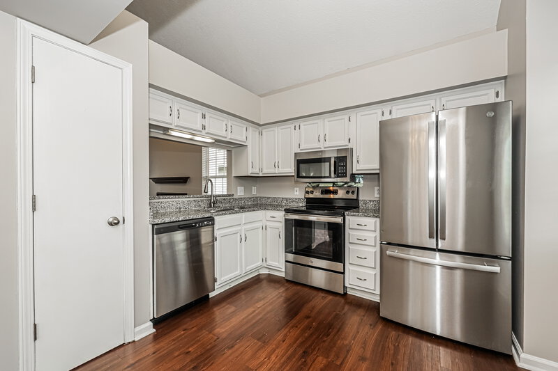 2,525/Mo, 909 Bexhill Ct S Hermitage, TN 37076 Kitchen View 2