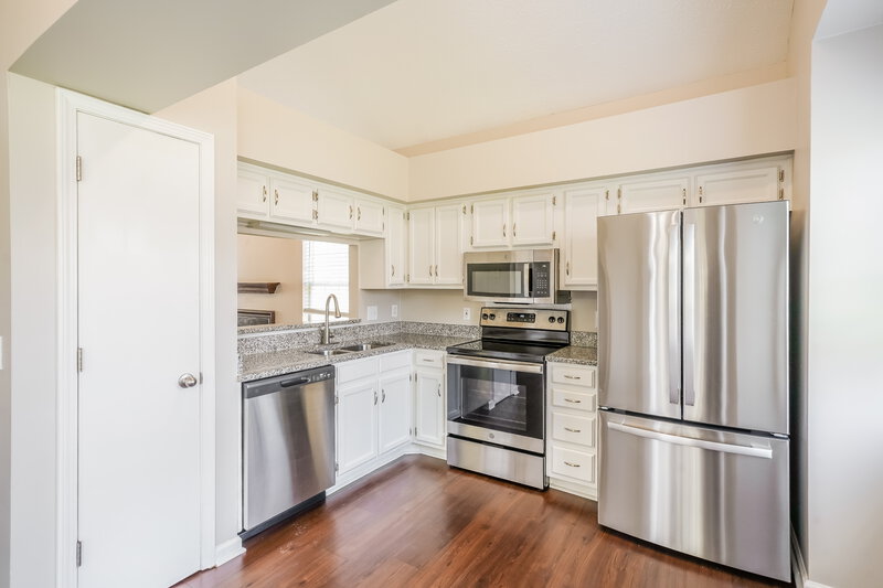 2,320/Mo, 909 Bexhill Ct S Hermitage, TN 37076 Kitchen View 2