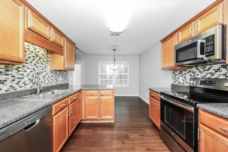 2,120/Mo, 2013 Saint Andrews Dr Murfreesboro, TN 37128 Kitchen View 2