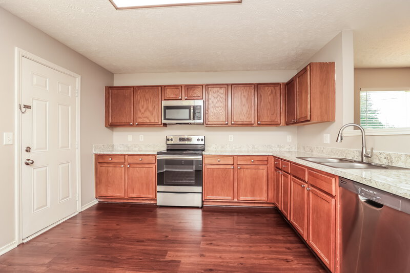 1,880/Mo, 5069 Smith Springs Pkwy Antioch, TN 37013 Kitchen View