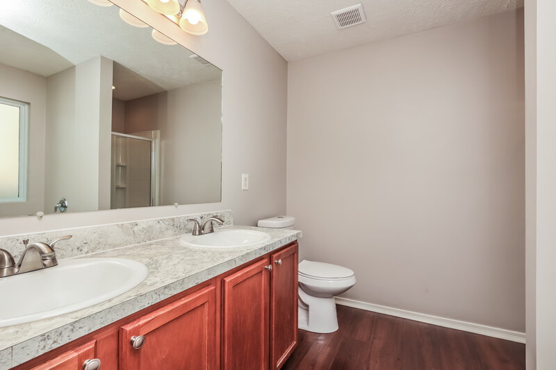 1,880/Mo, 5069 Smith Springs Pkwy Antioch, TN 37013 Main Bathroom View
