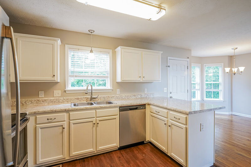 2,385/Mo, 1416 Elkhorn Pt Antioch, TN 37013 Kitchen View 2
