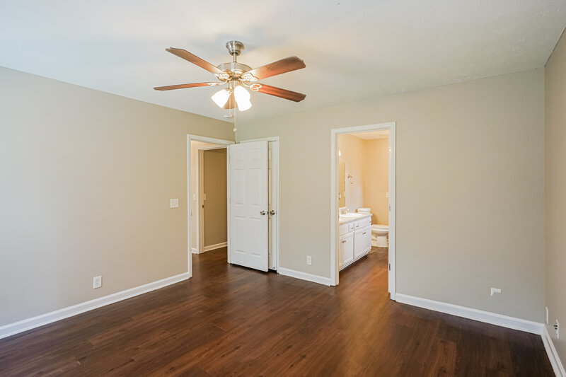 2,385/Mo, 1416 Elkhorn Pt Antioch, TN 37013 Main Bedroom View 2