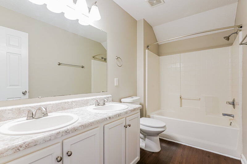 2,385/Mo, 1416 Elkhorn Pt Antioch, TN 37013 Bathroom View