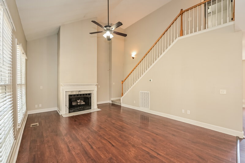 2,750/Mo, 4340 Cambridge Dr Antioch, TN 37013 Living Room View