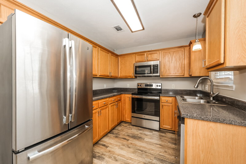 1,760/Mo, 1028 Windsor Brook Pl Antioch, TN 37013 Kitchen View