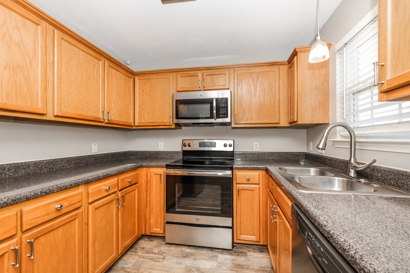 1,760/Mo, 1028 Windsor Brook Pl Antioch, TN 37013 Kitchen View 2
