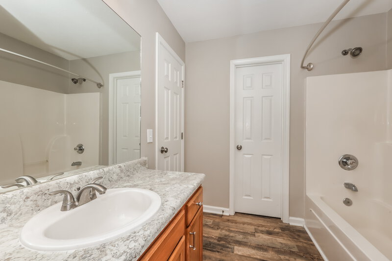1,760/Mo, 1028 Windsor Brook Pl Antioch, TN 37013 Main Bathroom View