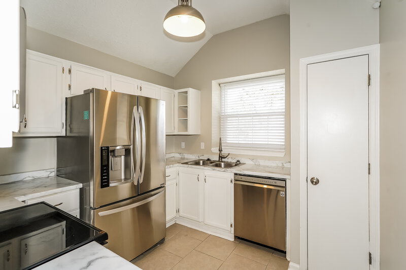 2,050/Mo, 2805 Steamboat Dr Nashville, TN 37214 Kitchen View