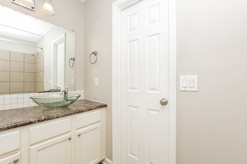 2,005/Mo, 304 Rocky Top Ct Antioch, TN 37013 Main Bathroom View 2