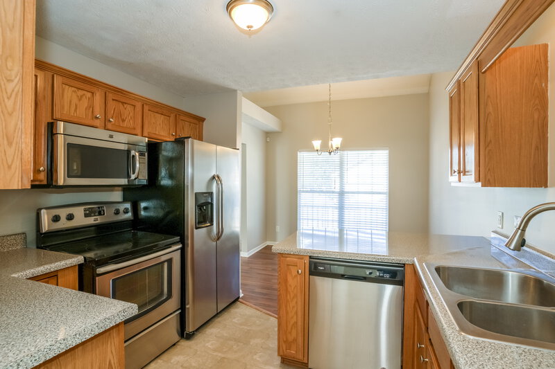 1,900/Mo, 119 Shady View Dr Hendersonville, TN 37075 Kitchen View 2