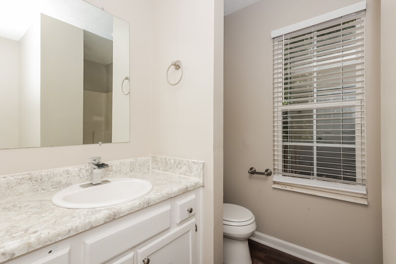 1,970/Mo, 4008 Calumet Dr Antioch, TN 37013 Main Bathroom View