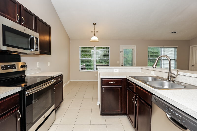 2,055/Mo, 1560 Rockglade Run Antioch, TN 37013 Kitchen View 2