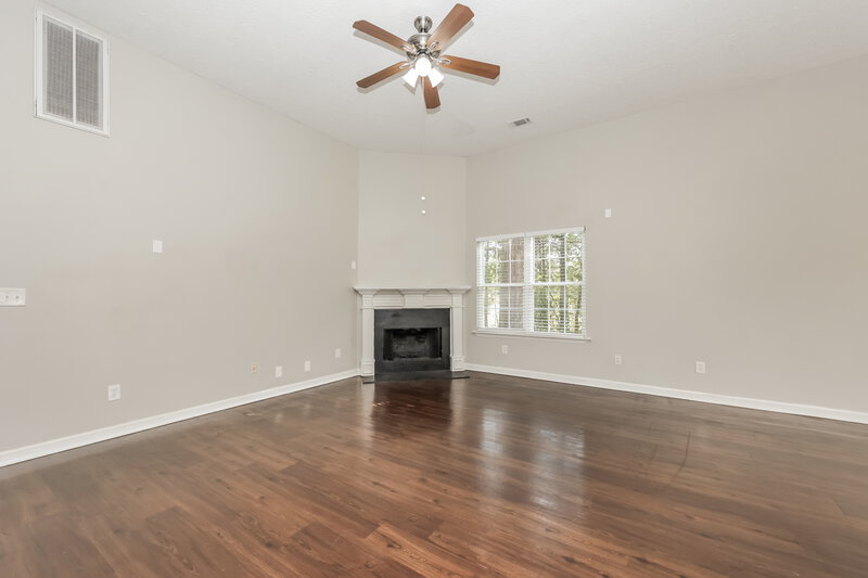 2,015/Mo, 1004 Dupree Point Dr Antioch, TN 37013 Living Room View