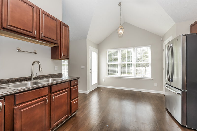 2,015/Mo, 1004 Dupree Point Dr Antioch, TN 37013 Kitchen View