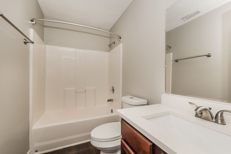 2,015/Mo, 1004 Dupree Point Dr Antioch, TN 37013 Bathroom View