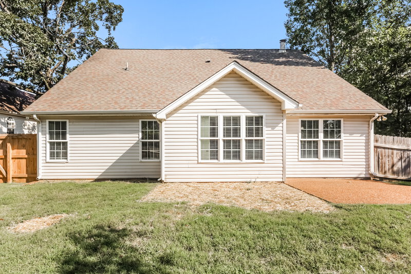 2,015/Mo, 1004 Dupree Point Dr Antioch, TN 37013 Rear View