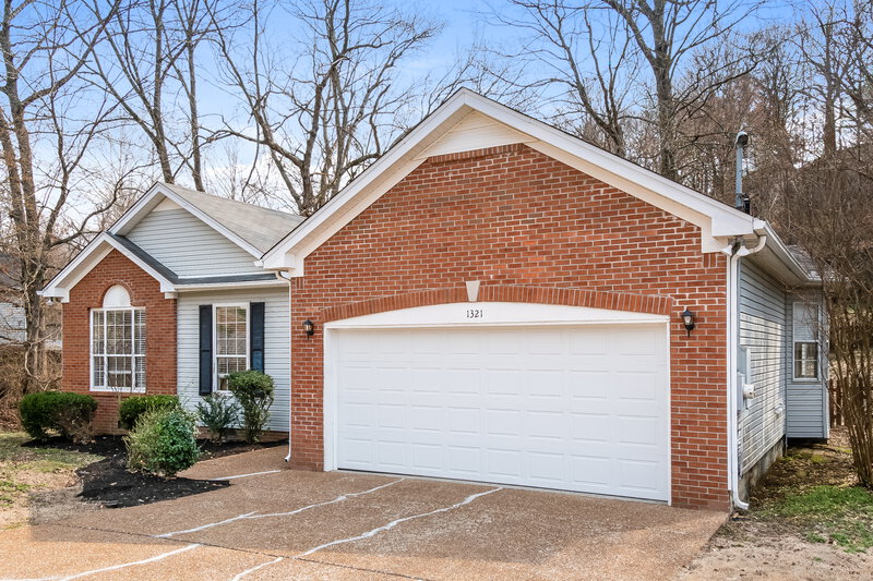 2,200/Mo, 1321 Georgetown Dr Old Hickory, TN 37138 Front View