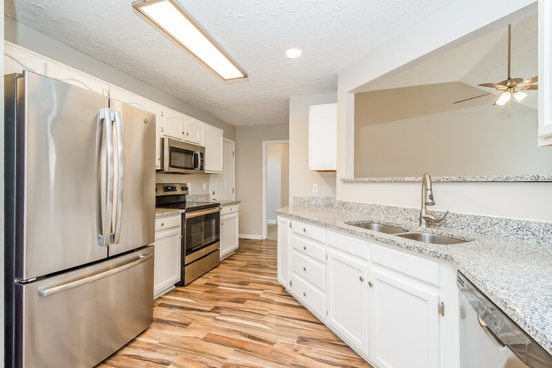 2,200/Mo, 1321 Georgetown Dr Old Hickory, TN 37138 Kitchen View