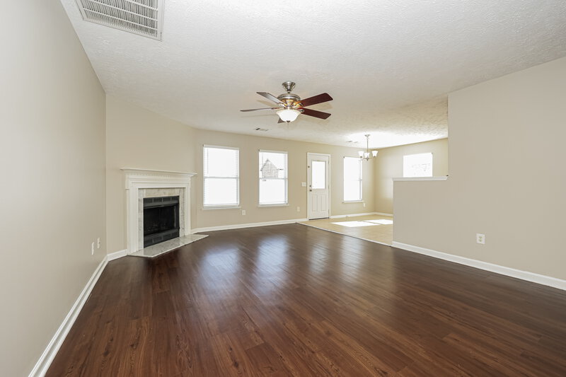 2,130/Mo, 3508 Juneberry Way Murfreesboro, TN 37128 Living Room View 2