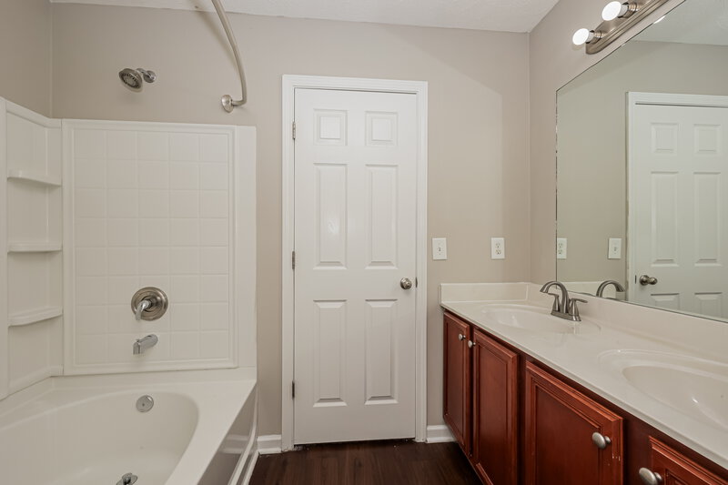 2,130/Mo, 3508 Juneberry Way Murfreesboro, TN 37128 Main Bathroom View