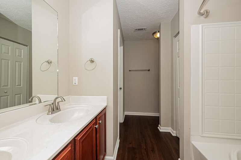 2,130/Mo, 3508 Juneberry Way Murfreesboro, TN 37128 Main Bathroom View 2