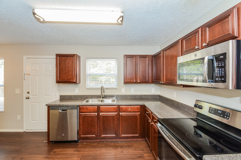 2,230/Mo, 5516 Dory Dr Antioch, TN 37013 Kitchen View 2