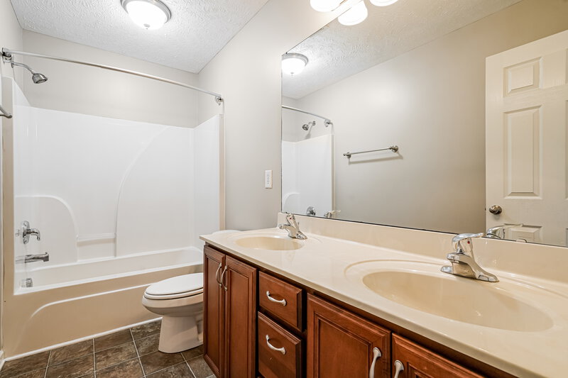 2,185/Mo, 1416 Sprucedale Dr Antioch, TN 37013 Main Bathroom View 2