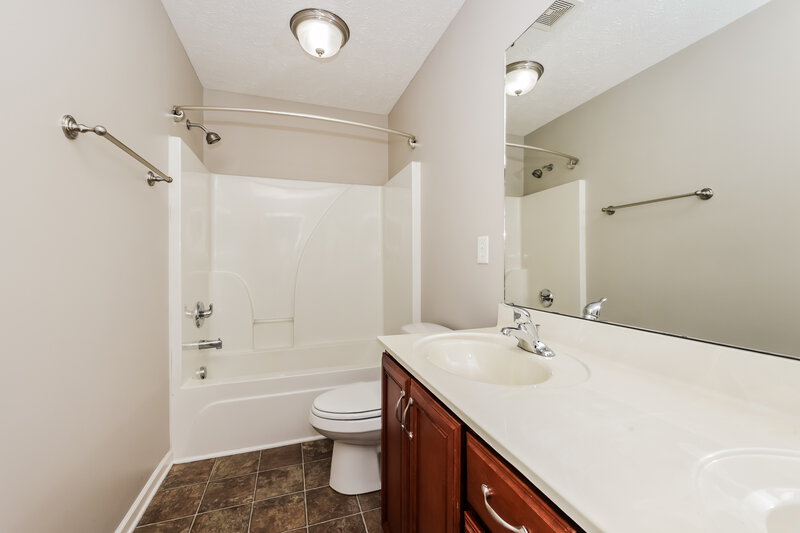 2,120/Mo, 1416 Sprucedale Dr Antioch, TN 37013 Bathroom View