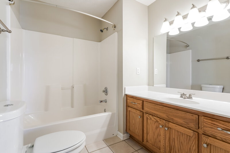 2,100/Mo, 9016 Mutual Dr Smyrna, TN 37167 Main Bathroom View