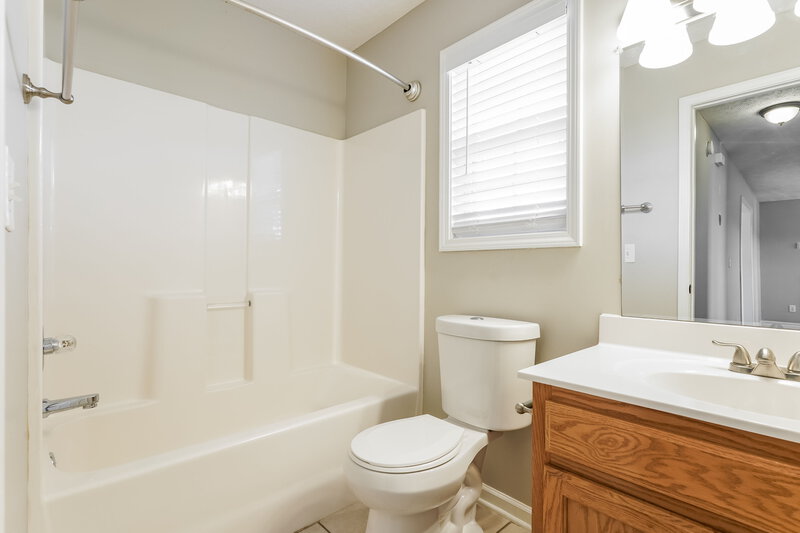 2,100/Mo, 9016 Mutual Dr Smyrna, TN 37167 Bathroom View
