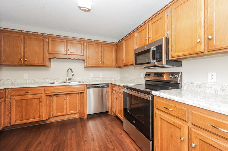 1,700/Mo, 605 Freedom Ct Murfreesboro, TN 37129 Kitchen View
