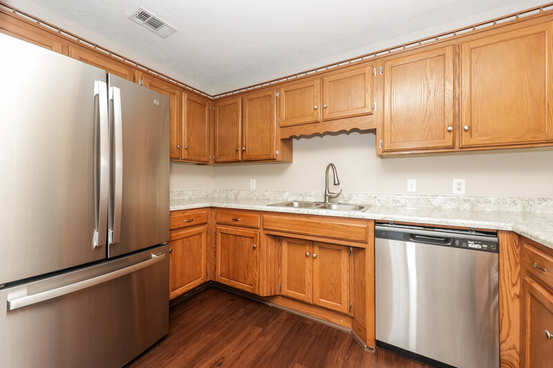 1,700/Mo, 605 Freedom Ct Murfreesboro, TN 37129 Kitchen View 2