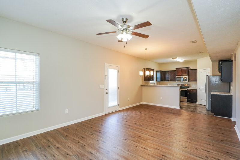 1,970/Mo, 1626 Sunray Dr Murfreesboro, TN 37127 Living Room View 2