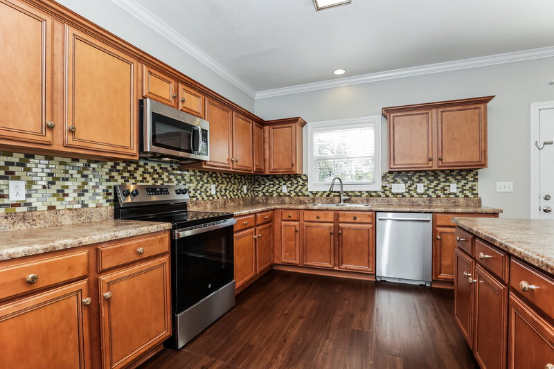 2,210/Mo, 2467 Oak Hill Dr Murfreesboro, TN 37130 Kitchen View 2