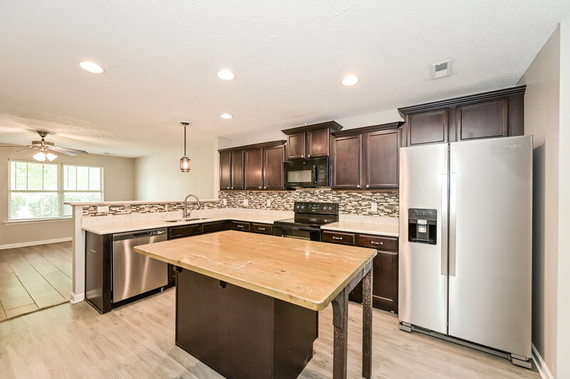 2,030/Mo, 1854 Warmingfield Dr Murfreesboro, TN 37127 Kitchen View 2