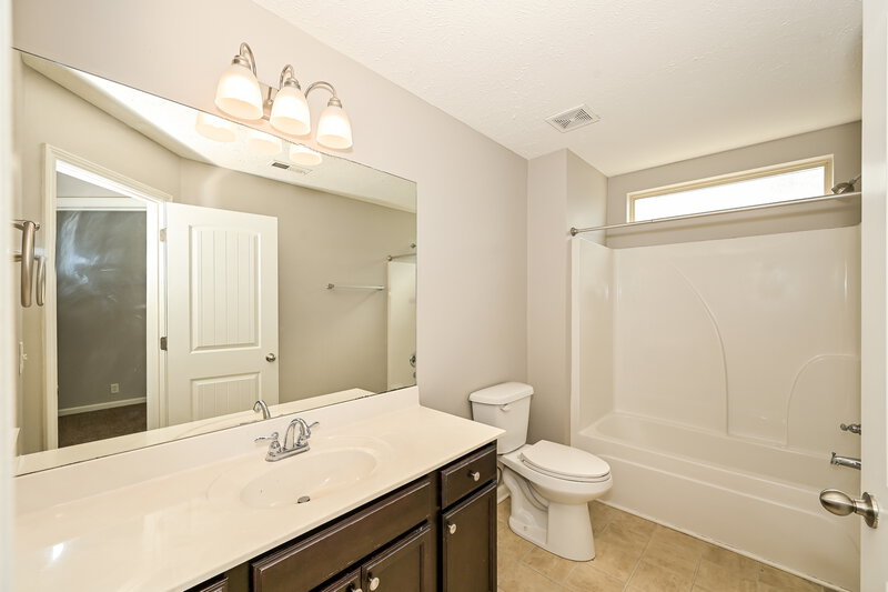 2,030/Mo, 1854 Warmingfield Dr Murfreesboro, TN 37127 Main Bathroom View