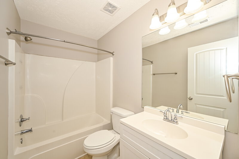 2,030/Mo, 1854 Warmingfield Dr Murfreesboro, TN 37127 Bathroom View