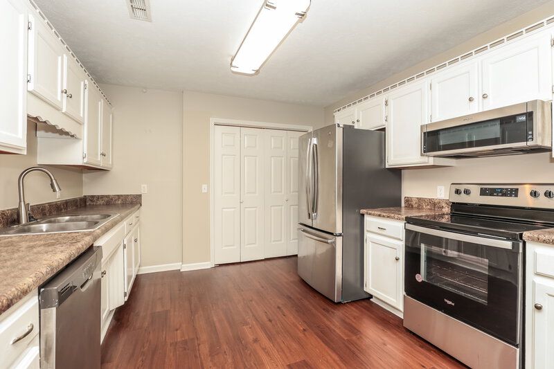 1,730/Mo, 514 Federal Ct Murfreesboro, TN 37129 Kitchen View 2