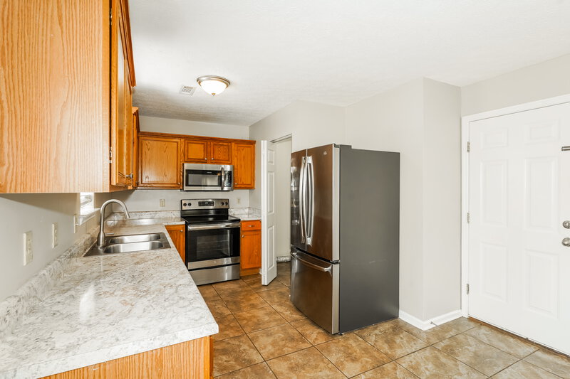 2,365/Mo, 106 Bradford Cir Hendersonville, TN 37075 Kitchen View 2