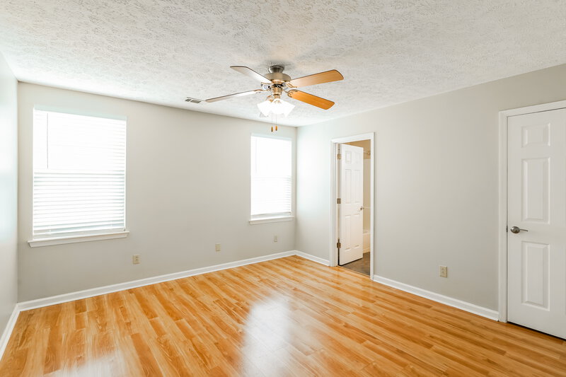 2,365/Mo, 106 Bradford Cir Hendersonville, TN 37075 Main Bedroom View 2