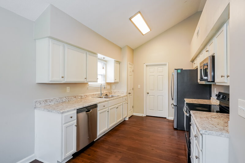 2,195/Mo, 2729 River Bend Dr Nashville, TN 37214 Kitchen View